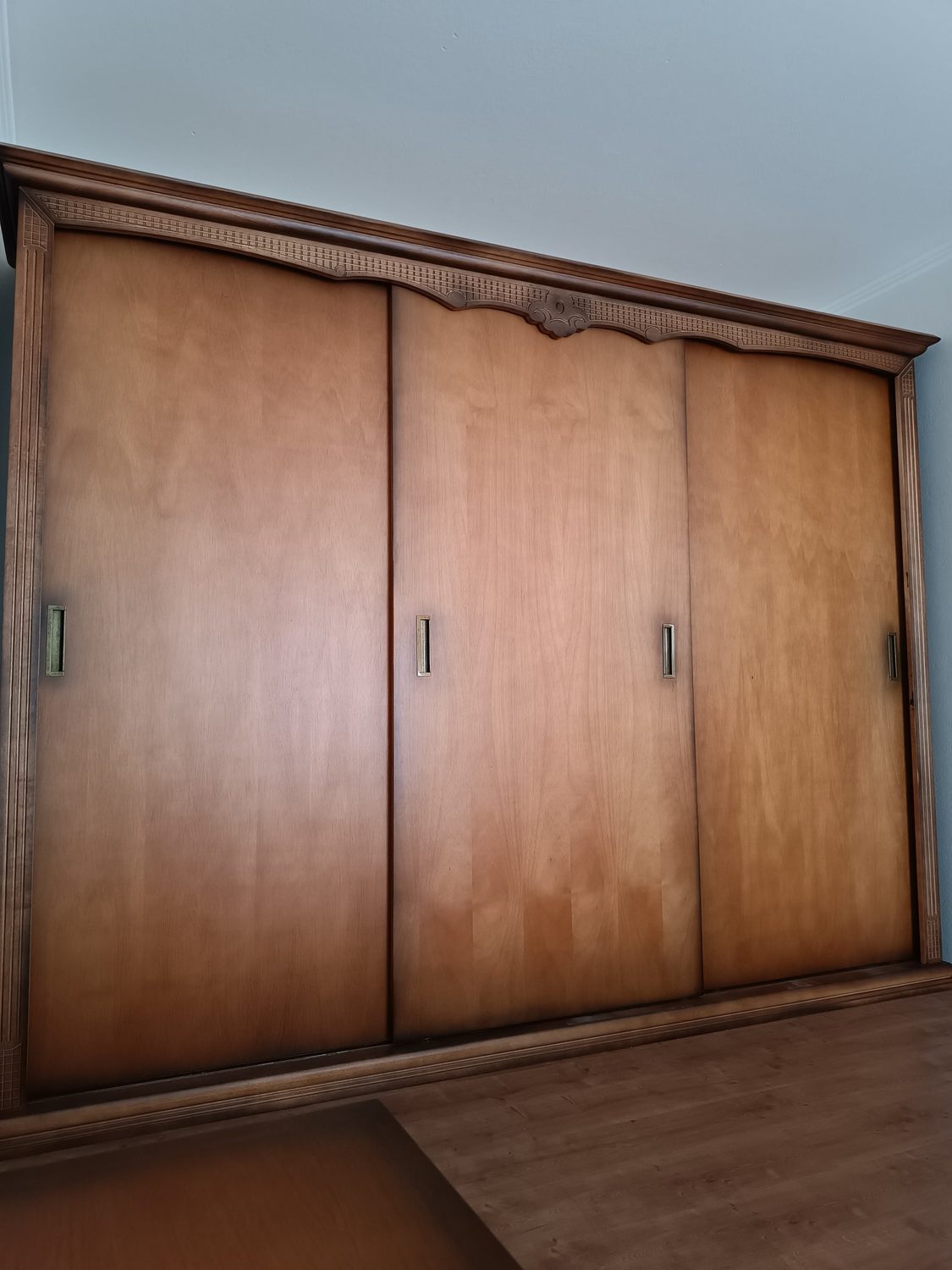 Guarda-roupa de portas de correr entregue a cliente
